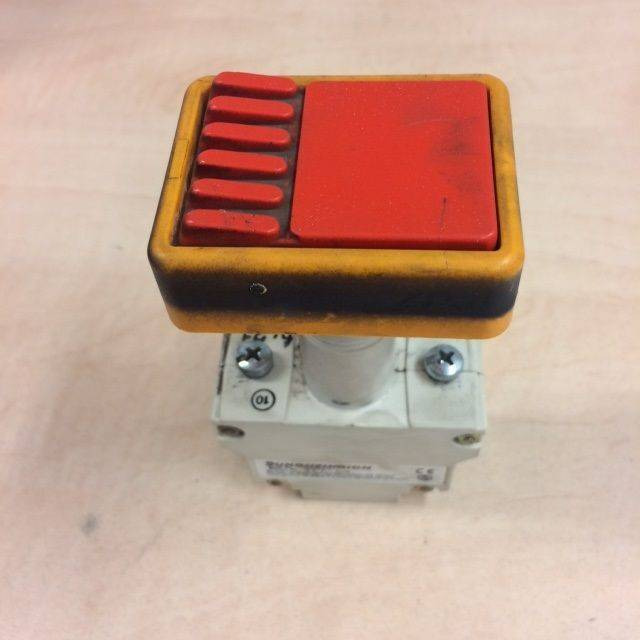 Emergency stop switch ERD 220 - 转向柱开关 适用于 材料装卸设备:图2 Emergency stop switch ERD 220 - 转向柱开关 适用于 材料装卸设备:图2