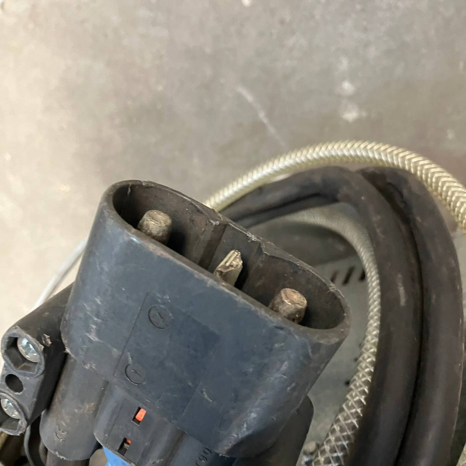 Hawker 24V/70A - 备件 适用于 材料装卸设备:图3 Hawker 24V/70A - 备件 适用于 材料装卸设备:图3