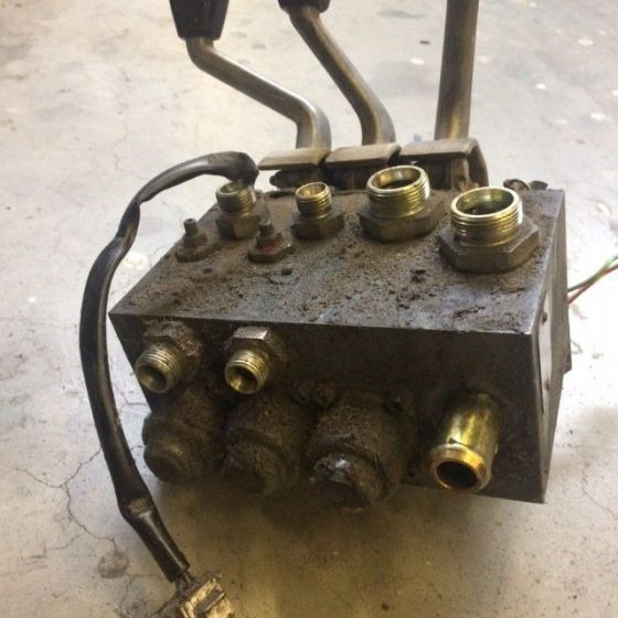 Hydraulic Control valve for Jungheinrich EFG DG 12.5/15B - 液压阀 适用于 材料装卸设备:图2 Hydraulic Control valve for Jungheinrich EFG DG 12.5/15B - 液压阀 适用于 材料装卸设备:图2
