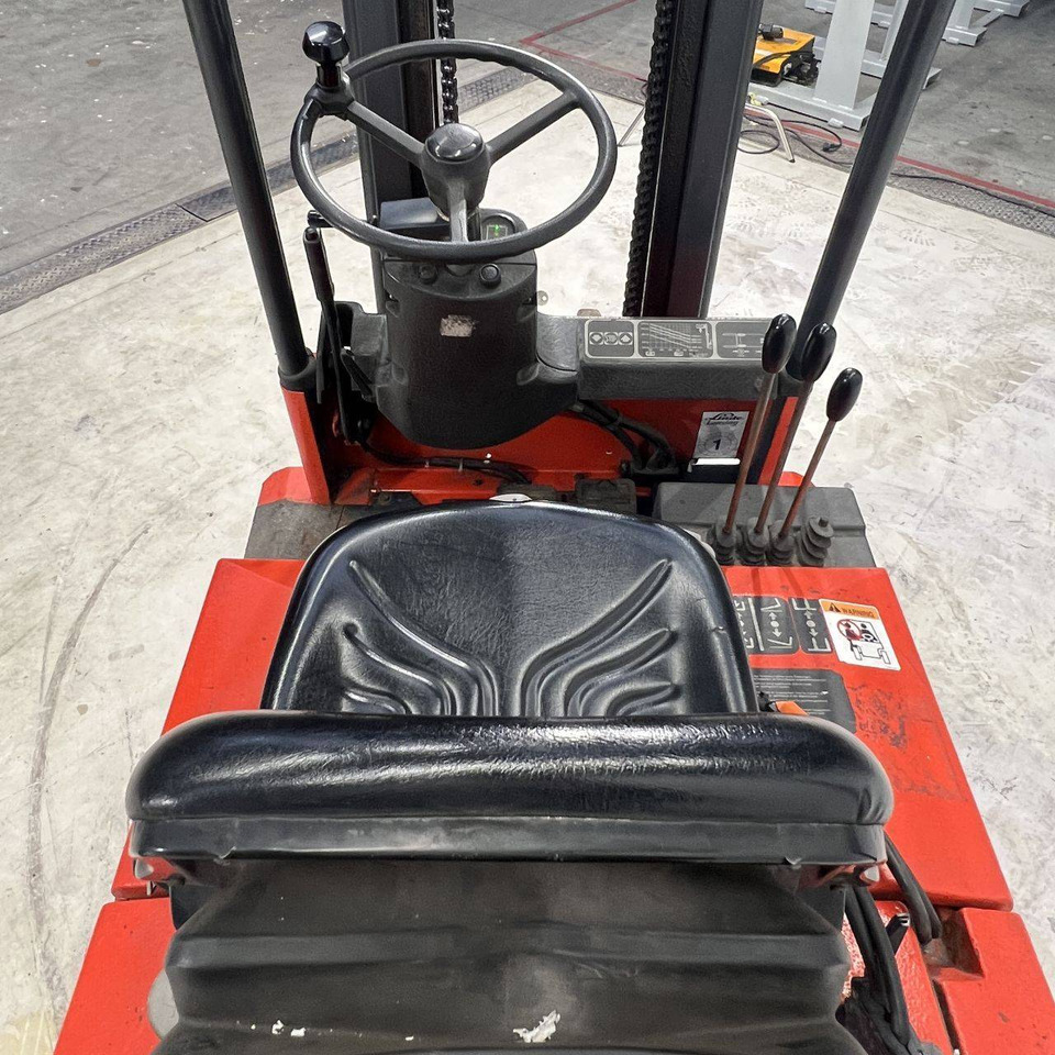 Linde E12 (324) - 电动叉车:图5 Linde E12 (324) - 电动叉车:图5