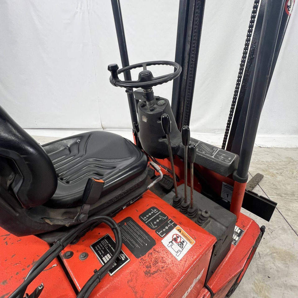 Linde E12 (324) - 电动叉车:图3 Linde E12 (324) - 电动叉车:图3