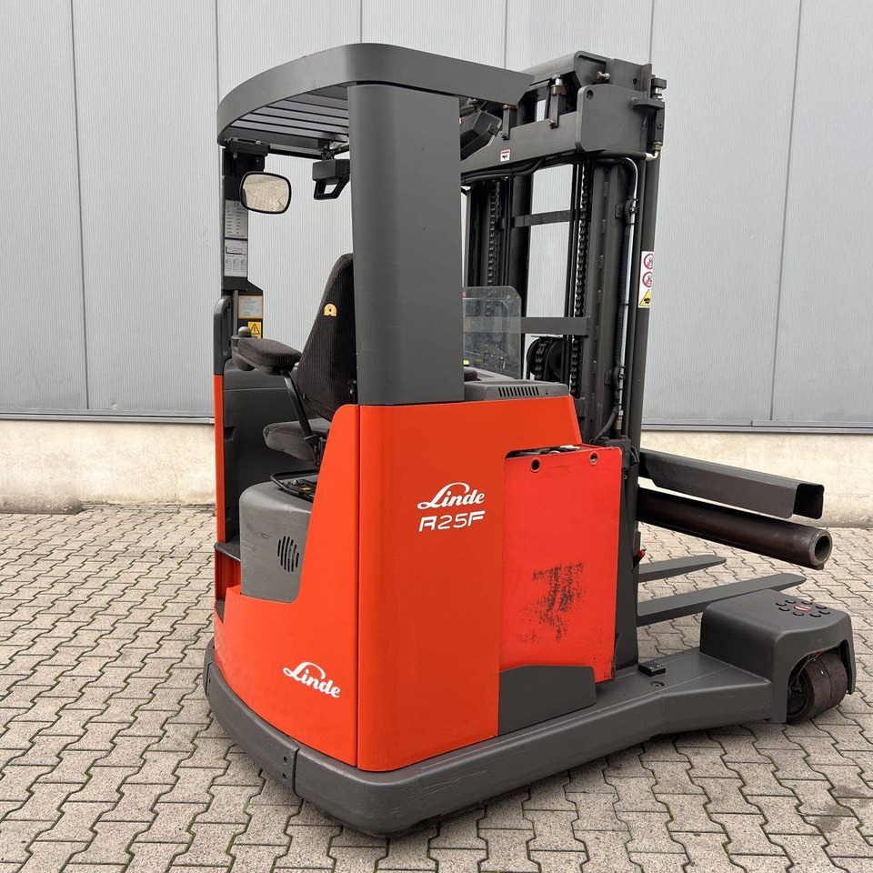 Linde R25F - 四向前移式叉车:图2 Linde R25F - 四向前移式叉车:图2