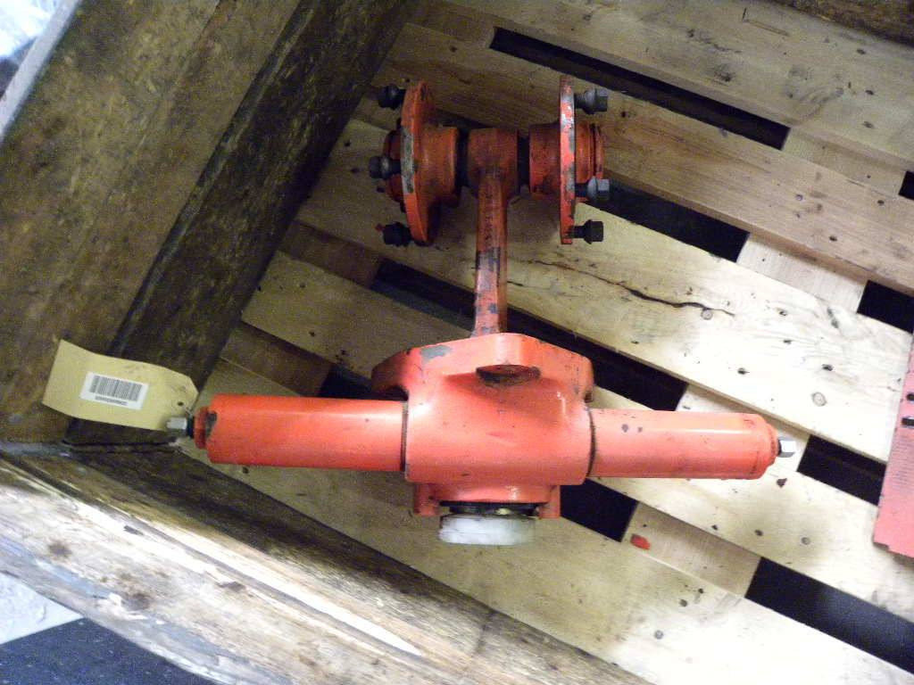 Rear axle for Linde - 轴及其零件 适用于 材料装卸设备:图1 Rear axle for Linde - 轴及其零件 适用于 材料装卸设备:图1