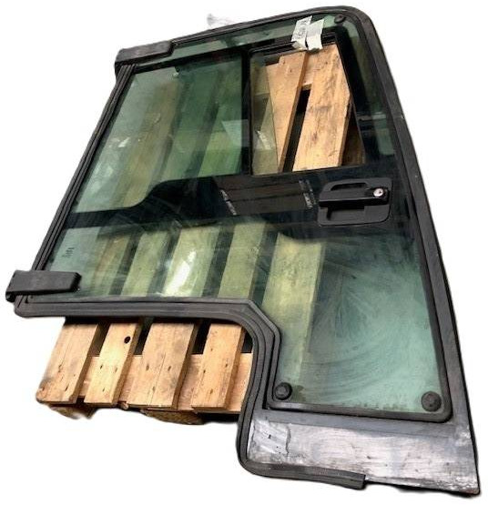Right door for Nissan - 车门及其零件 适用于 材料装卸设备:图1 Right door for Nissan - 车门及其零件 适用于 材料装卸设备:图1