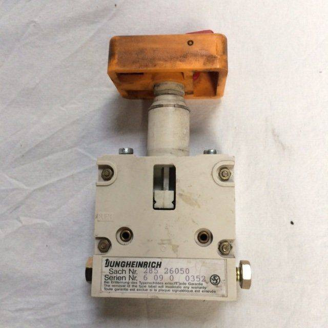 Switch , Master for Jungheinrich - 转向柱开关 适用于 材料装卸设备:图4 Switch , Master for Jungheinrich - 转向柱开关 适用于 材料装卸设备:图4