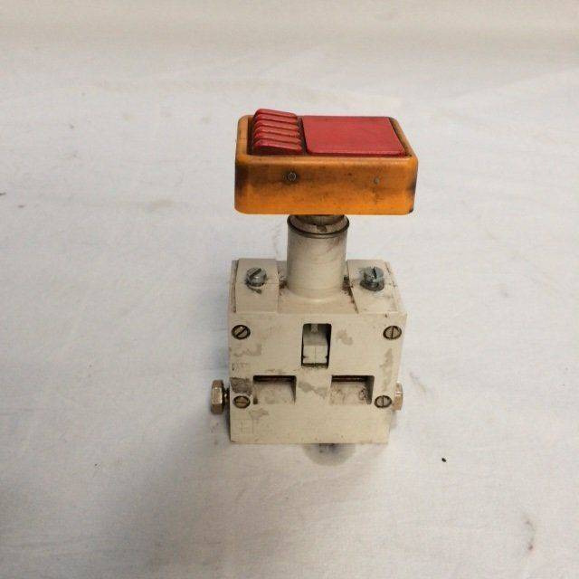 Switch , Master for Jungheinrich - 转向柱开关 适用于 材料装卸设备:图3 Switch , Master for Jungheinrich - 转向柱开关 适用于 材料装卸设备:图3