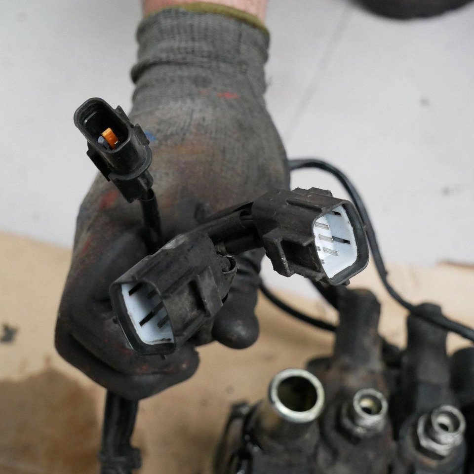 Valve block for Nissan D02 - 液压阀 适用于 材料装卸设备:图4 Valve block for Nissan D02 - 液压阀 适用于 材料装卸设备:图4