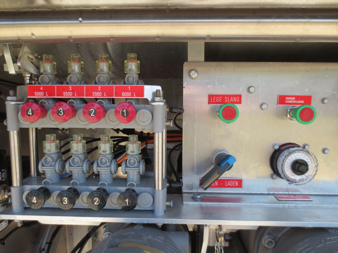 SCANIA G370 - 罐车:图2 SCANIA G370 - 罐车:图2