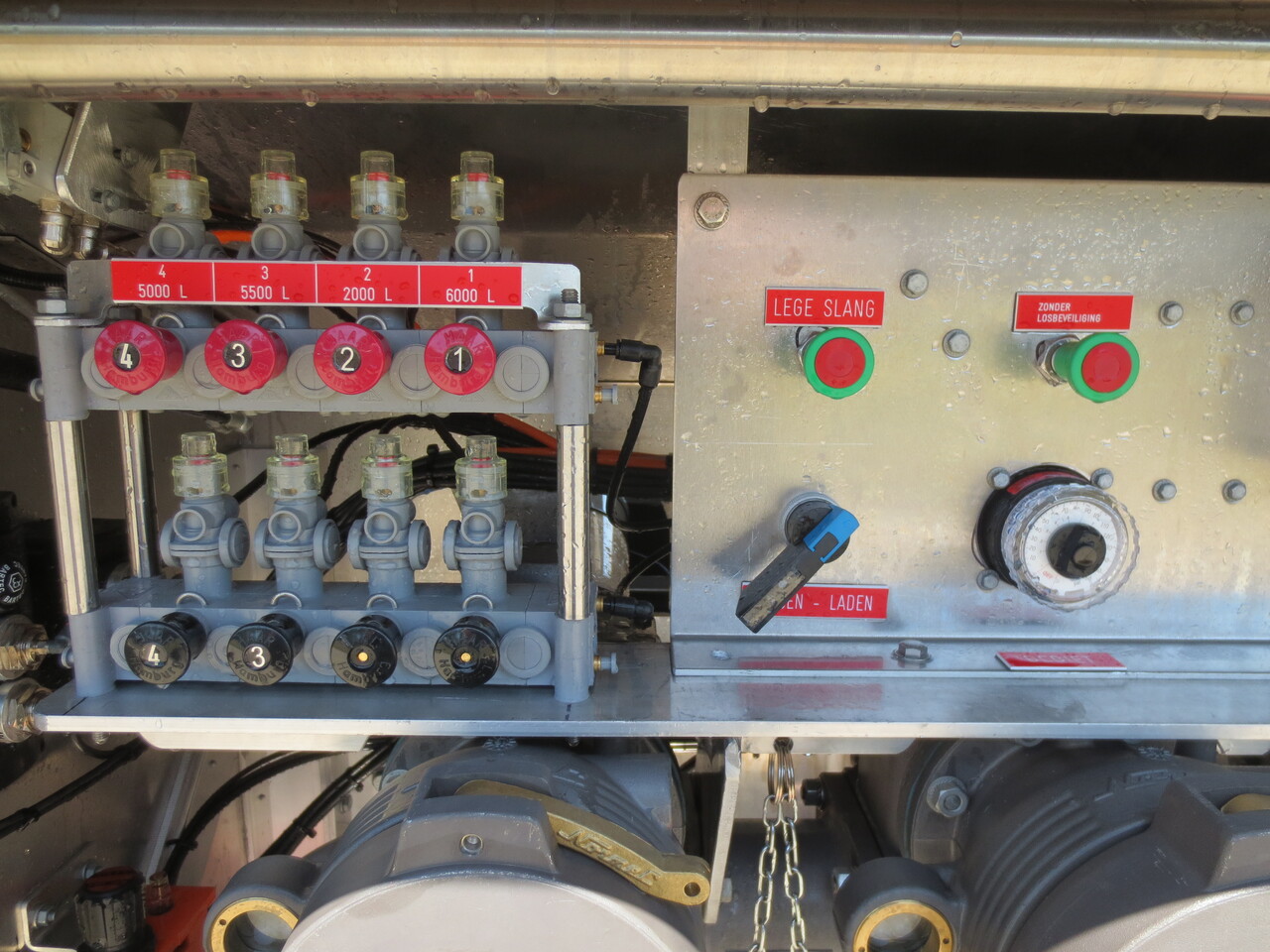 SCANIA G370 - 罐车:图2 SCANIA G370 - 罐车:图2