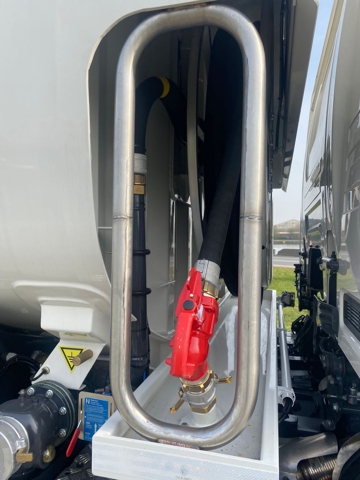 SCANIA P410 - 罐车:图2 SCANIA P410 - 罐车:图2