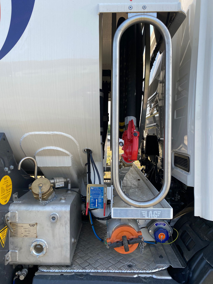 SCANIA P410 - 罐车:图2 SCANIA P410 - 罐车:图2