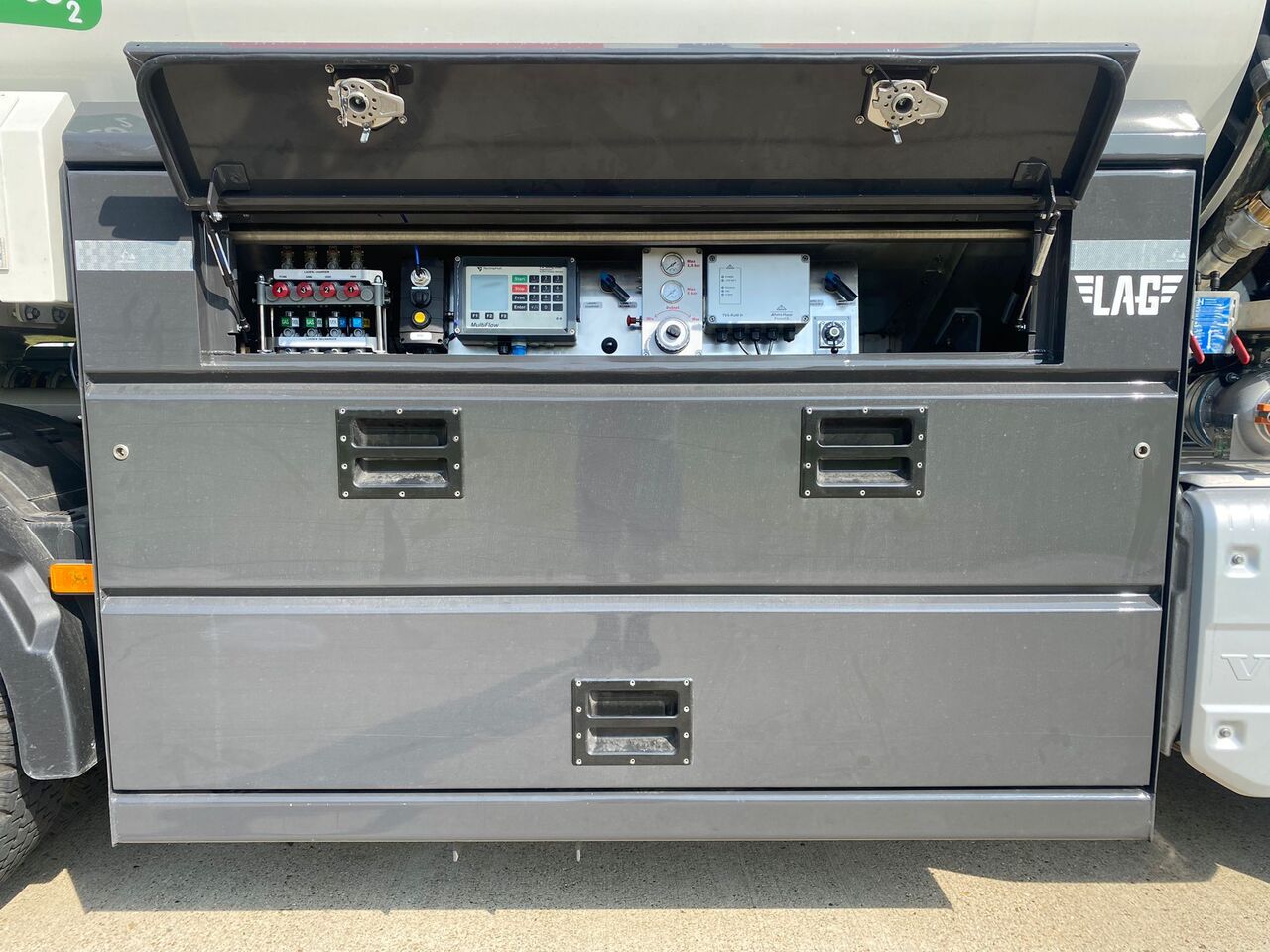 VOLVO FM430HP - 罐车:图2 VOLVO FM430HP - 罐车:图2