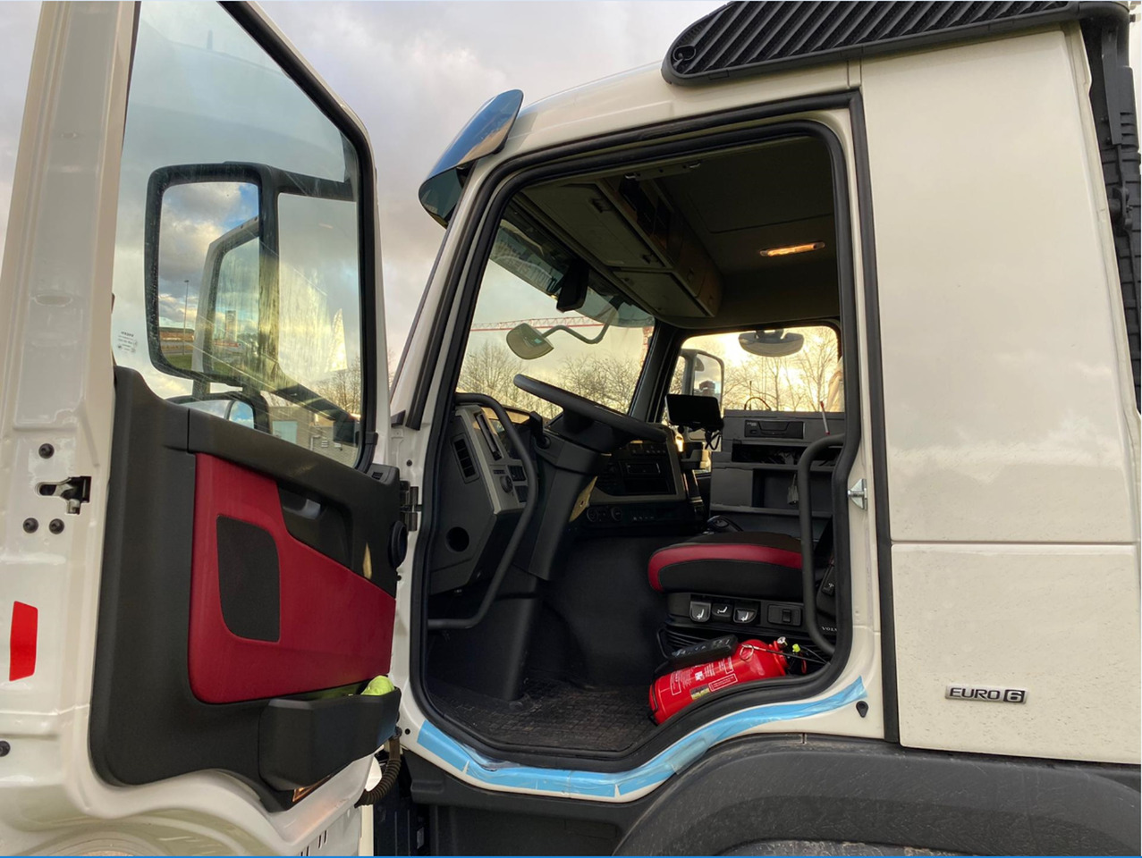 VOLVO FM - 罐车:图2 VOLVO FM - 罐车:图2