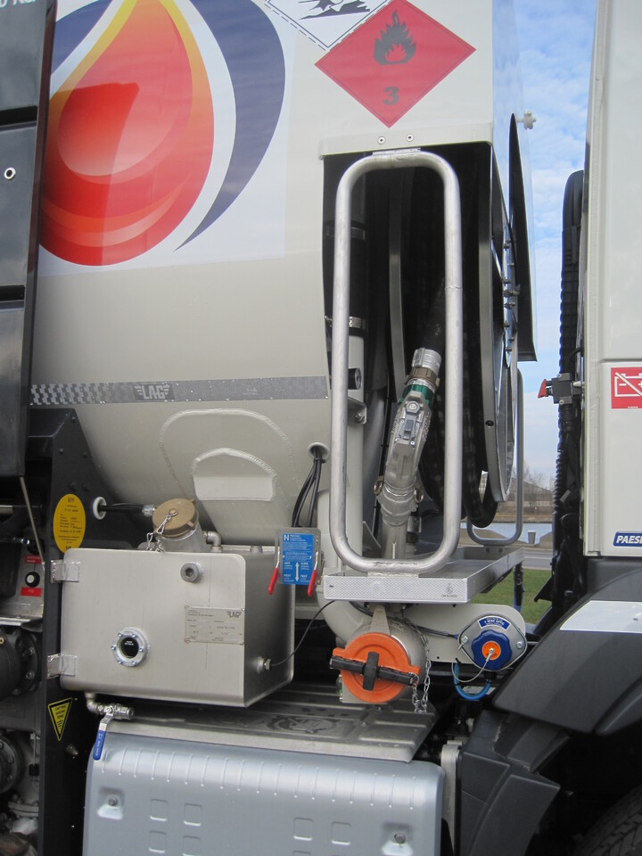 VOLVO FM - 罐车:图2 VOLVO FM - 罐车:图2