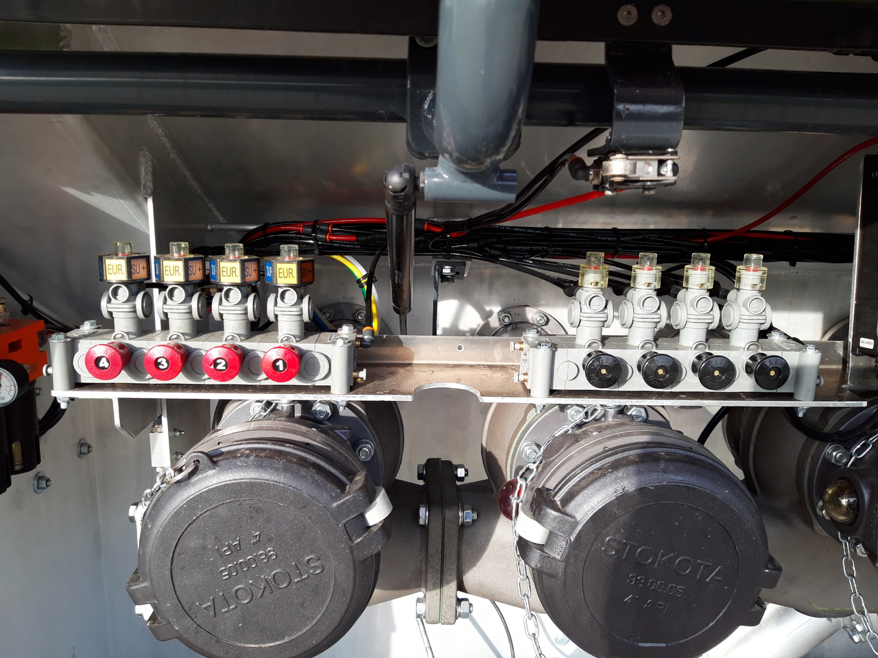 VOLVO FM - 罐车:图3 VOLVO FM - 罐车:图3