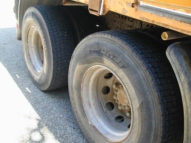 Volvo FH 12 6x4 Volvo FH 12 6x4 - 栏板式/ 平板卡车, 起重车:图5 Volvo FH 12 6x4 Volvo FH 12 6x4 - 栏板式/ 平板卡车, 起重车:图5