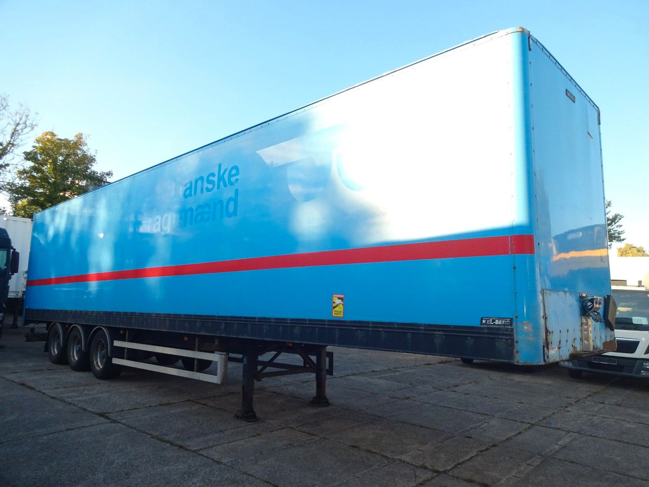 Kel-Berg 3 x Koffer, Doppelstock mit Balken - 封闭厢式半拖车:图1 Kel-Berg 3 x Koffer, Doppelstock mit Balken - 封闭厢式半拖车:图1