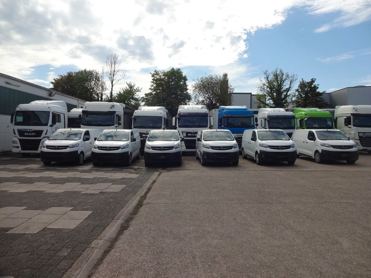 Opel 50 x Vivaro Kasten, L1H1, Klima, PDC, Tempomat - 紧凑型面包车:图1 Opel 50 x Vivaro Kasten, L1H1, Klima, PDC, Tempomat - 紧凑型面包车:图1