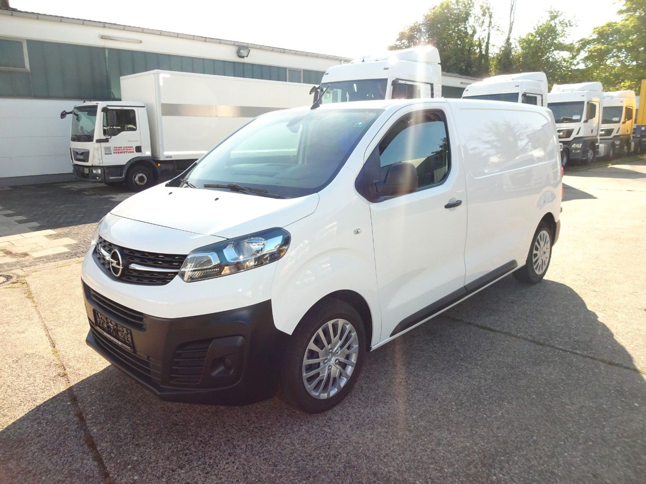 Opel Vivaro Kasten L1H1, Klima, PDC, - 紧凑型面包车:图1 Opel Vivaro Kasten L1H1, Klima, PDC, - 紧凑型面包车:图1
