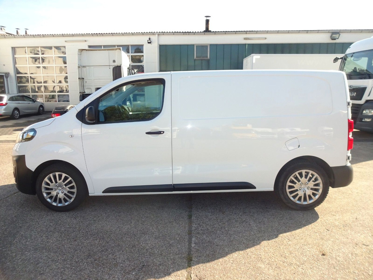 Opel Vivaro Kasten L1H1, Klima, PDC, - 紧凑型面包车:图4 Opel Vivaro Kasten L1H1, Klima, PDC, - 紧凑型面包车:图4