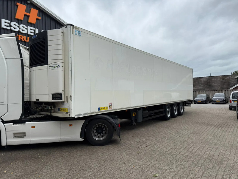Schmitz Cargobull SKO 24 5x Meatrails Rohrbahnen Fleisch Carrier Vector 1950MT let op!! vol vleeshaken en 2 reservewielen - 等温半拖车:图1 Schmitz Cargobull SKO 24 5x Meatrails Rohrbahnen Fleisch Carrier Vector 1950MT let op!! vol vleeshaken en 2 reservewielen - 等温半拖车:图1