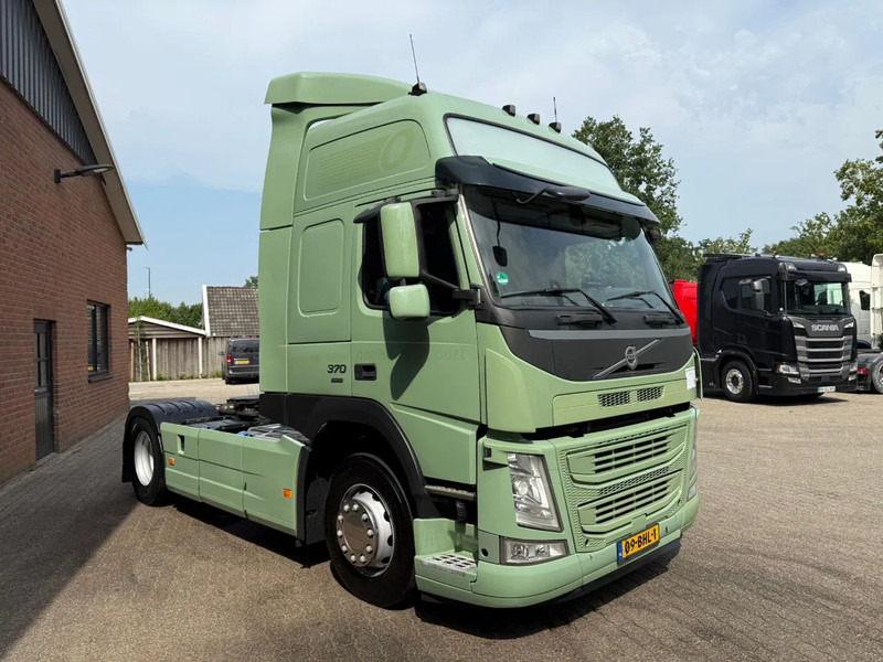 Volvo FM 370 Globetrotter XL Xenon Side skirts NL Truck - 牵引车:图2 Volvo FM 370 Globetrotter XL Xenon Side skirts NL Truck - 牵引车:图2
