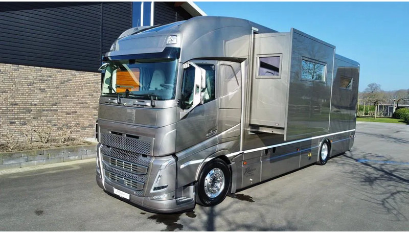 Volvo Motorhome Pop-out - Garage - 4.780KM - New condition FH 540 - 露营车:图2 Volvo Motorhome Pop-out - Garage - 4.780KM - New condition FH 540 - 露营车:图2