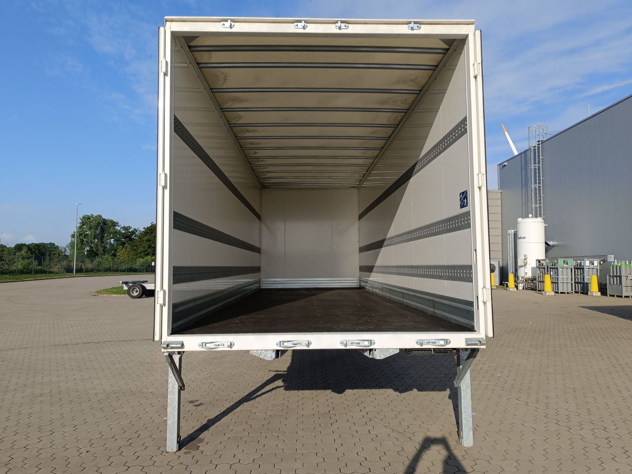BDF-System, 7.450 mm lang, SONDERPREIS MESSEAUFBAU, - 可拆卸车身 - 厢式:图4 BDF-System, 7.450 mm lang, SONDERPREIS MESSEAUFBAU, - 可拆卸车身 - 厢式:图4