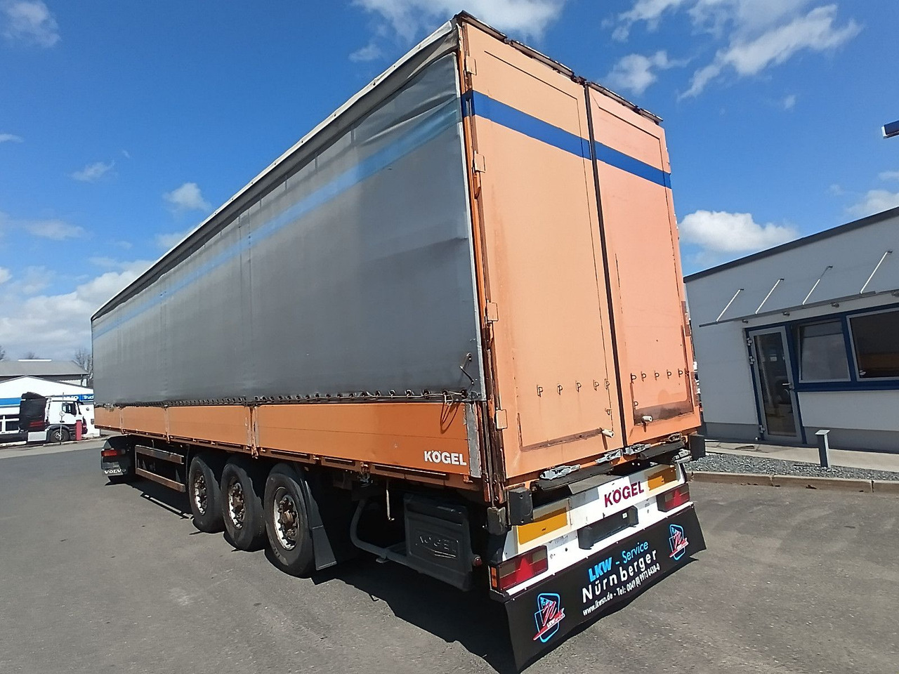 Kögel SN24BORDWANDSIDER EDSCHA BPW Disc Lift Portaltür - 侧帘半拖车:图2 Kögel SN24BORDWANDSIDER EDSCHA BPW Disc Lift Portaltür - 侧帘半拖车:图2