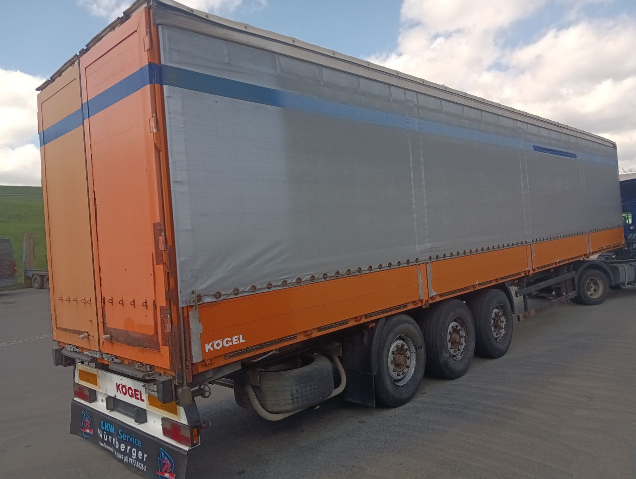Kögel SN24BORDWANDSIDER EDSCHA BPW Disc Lift Portaltür - 侧帘半拖车:图5 Kögel SN24BORDWANDSIDER EDSCHA BPW Disc Lift Portaltür - 侧帘半拖车:图5