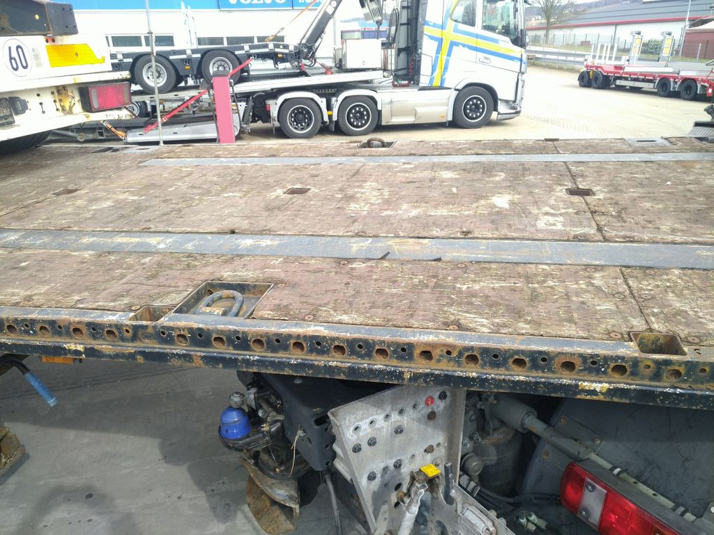 栏板式/ 平板半拖车 Krone SDP27 TwistLocks 40"+ 20" BPW Lift Rungentaschen:图18 栏板式/ 平板半拖车 Krone SDP27 TwistLocks 40"+ 20" BPW Lift Rungentaschen:图18