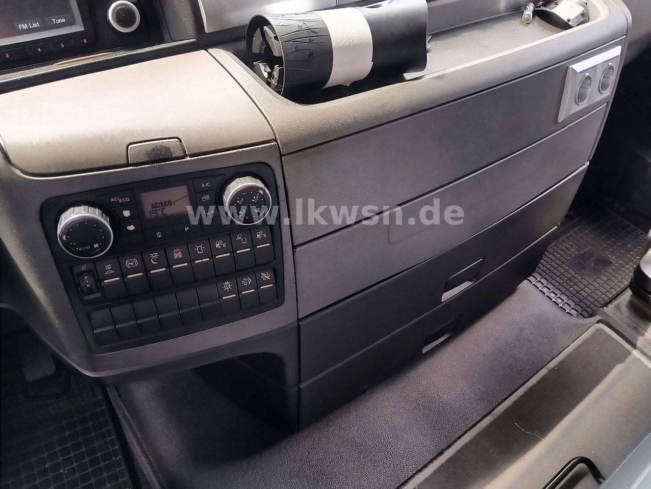 牵引车 MAN TGX 18:440 FLT XLX 2xTank Klima Spoiler Kühlbox MAN TGX 18:440 FLT XLX 2xTank Klima Spoiler Kühlbox：图14