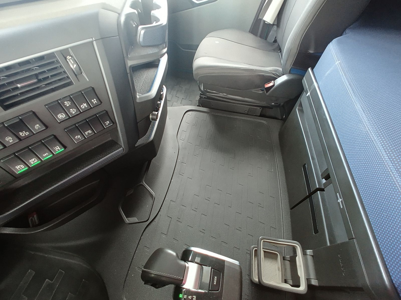 牵引车 Volvo FH 500 4x2T Globe Voll-Luft ACC I-PARC NaviALCOA：图19
