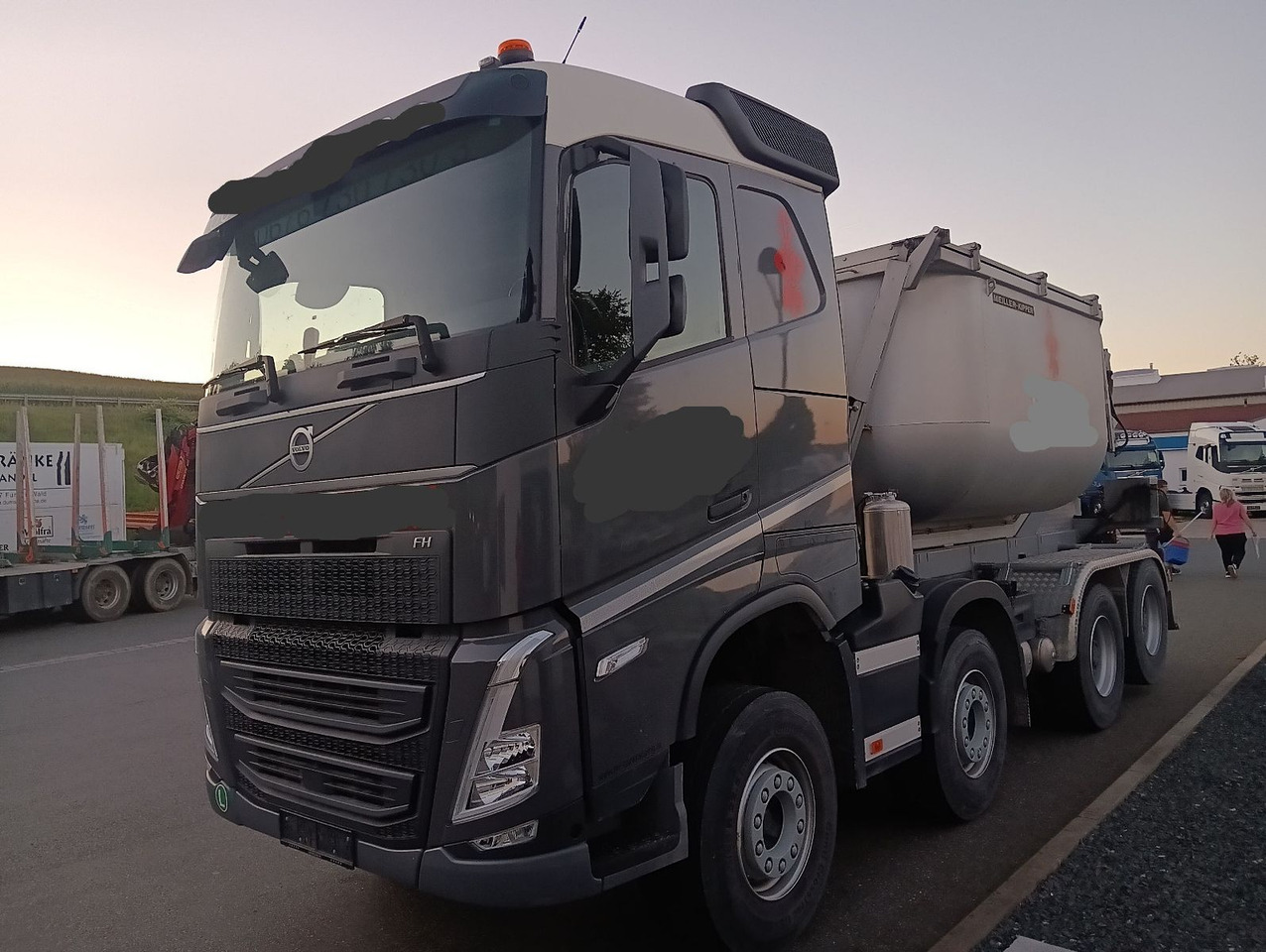 Volvo FH500 8x4R RETARDER LIFT MEILLER-Asphalt FunkAHK - 翻斗车:图1 Volvo FH500 8x4R RETARDER LIFT MEILLER-Asphalt FunkAHK - 翻斗车:图1