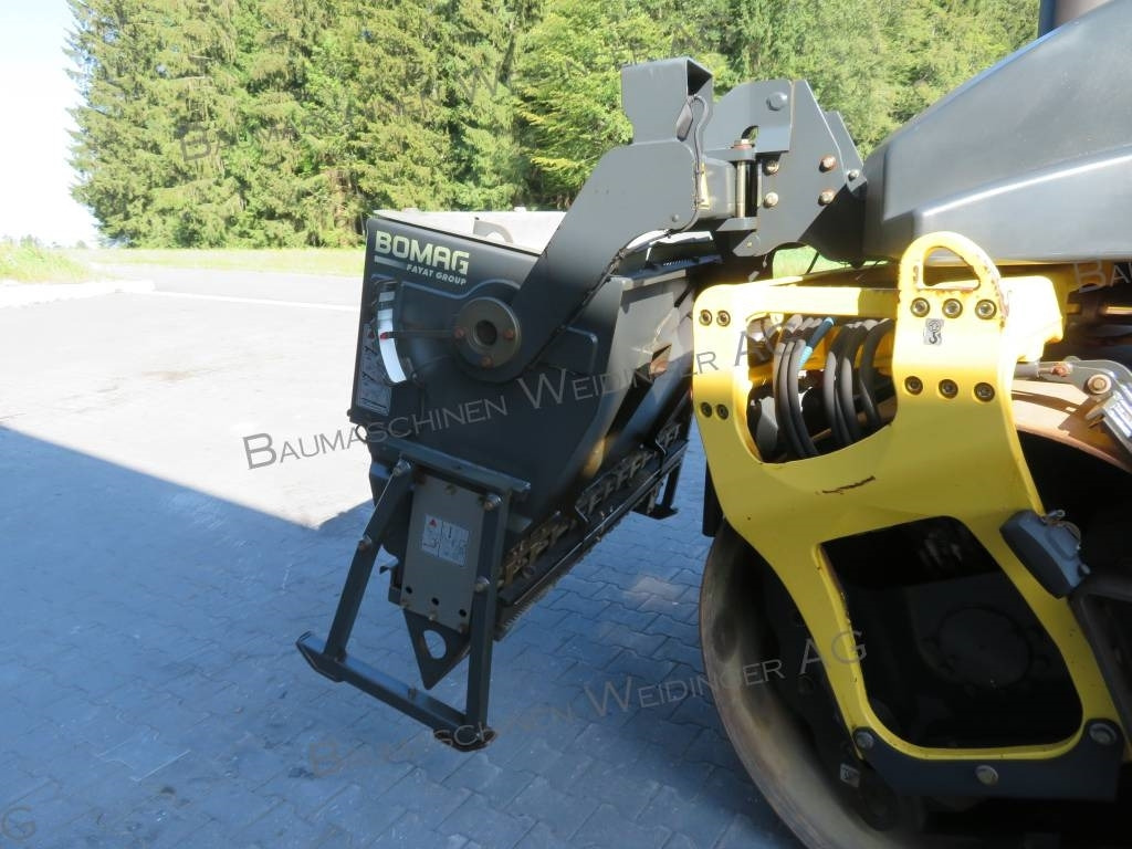 Bomag BS 150 - 撒沙机/ 撒盐机:图4 Bomag BS 150 - 撒沙机/ 撒盐机:图4