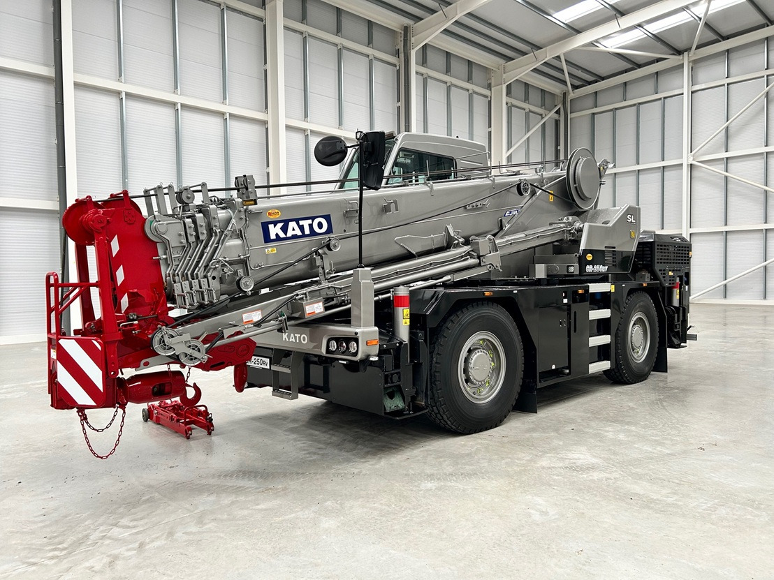 KATO CR-250Rv , 25 Ton City Crane with Only 1,991 hours - 移动式起重机:图2 KATO CR-250Rv , 25 Ton City Crane with Only 1,991 hours - 移动式起重机:图2