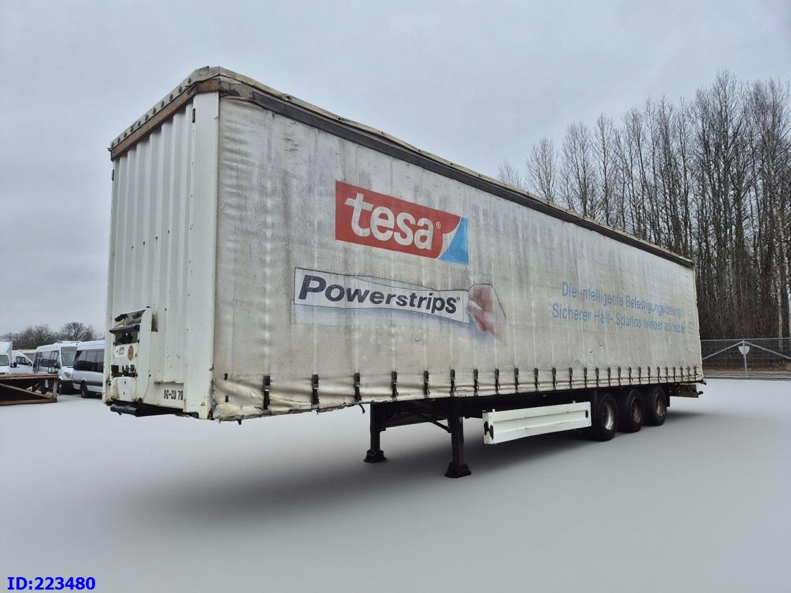 KRONE SDP 27 - 侧帘半拖车:图1 KRONE SDP 27 - 侧帘半拖车:图1