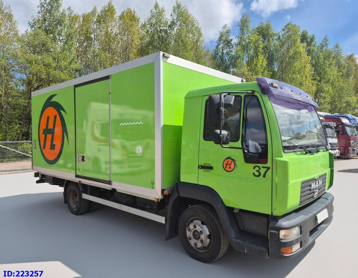 MAN LE 8.150 Manual 139tkm ONLY - 厢式卡车:图4 MAN LE 8.150 Manual 139tkm ONLY - 厢式卡车:图4