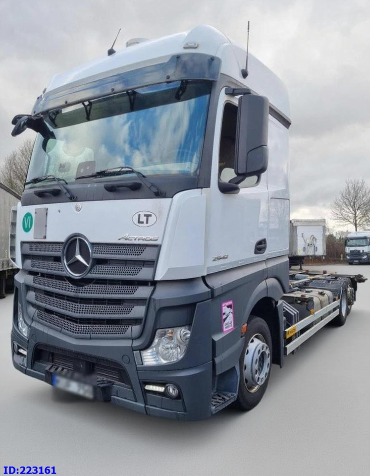 MERCEDES-BENZ Actros 2542 BDF 6x2 Euro6 - 驾驶室底盘卡车:图1 MERCEDES-BENZ Actros 2542 BDF 6x2 Euro6 - 驾驶室底盘卡车:图1