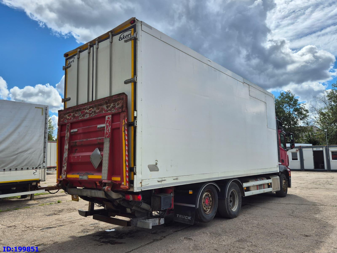 MERCEDES-BENZ Actros 2551 6x2 Euro5 - 厢式卡车:图5 MERCEDES-BENZ Actros 2551 6x2 Euro5 - 厢式卡车:图5
