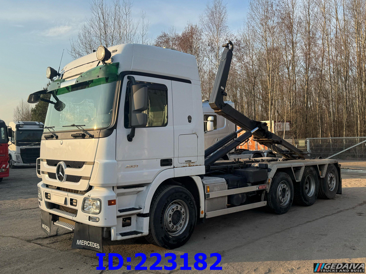 MERCEDES-BENZ Actros 2551 8x2 V8 Retarder - 吊钩升降车:图1 MERCEDES-BENZ Actros 2551 8x2 V8 Retarder - 吊钩升降车:图1