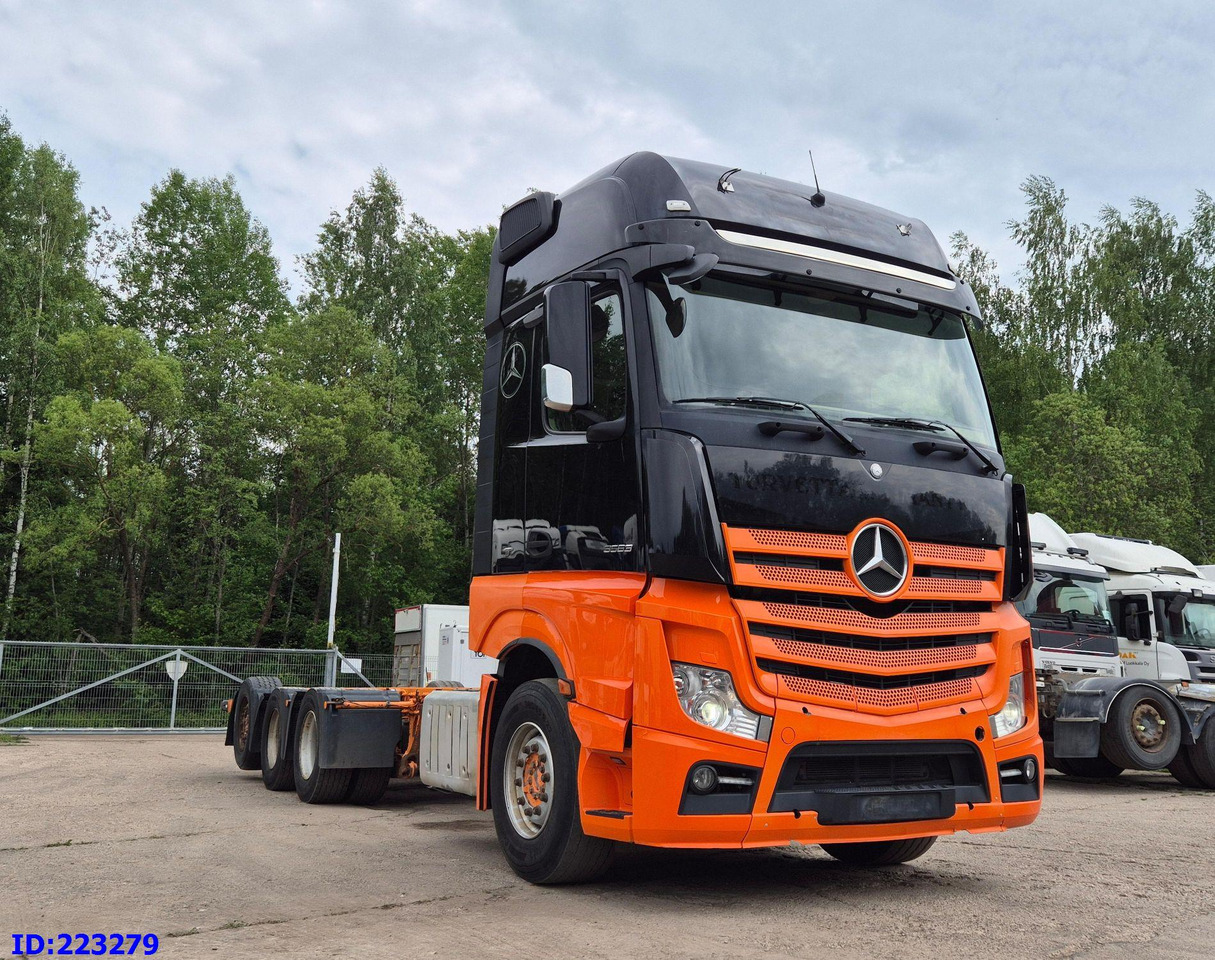 MERCEDES-BENZ Actros 3563 8×4 ( Steering axle) - 驾驶室底盘卡车:图4 MERCEDES-BENZ Actros 3563 8×4 ( Steering axle) - 驾驶室底盘卡车:图4