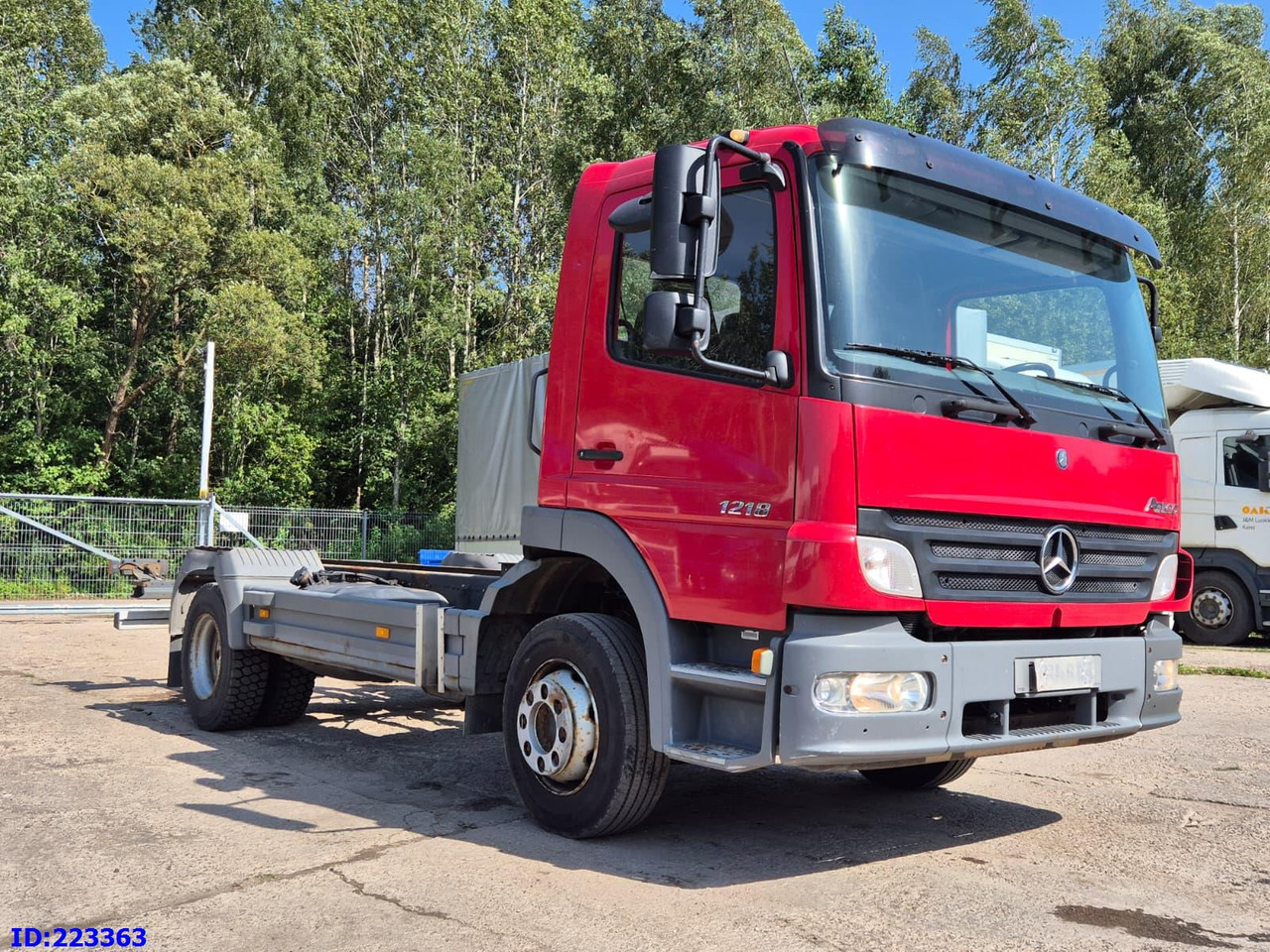 MERCEDES-BENZ Atego 1218 - Full steel - Manual (3 seats) - 驾驶室底盘卡车:图2 MERCEDES-BENZ Atego 1218 - Full steel - Manual (3 seats) - 驾驶室底盘卡车:图2