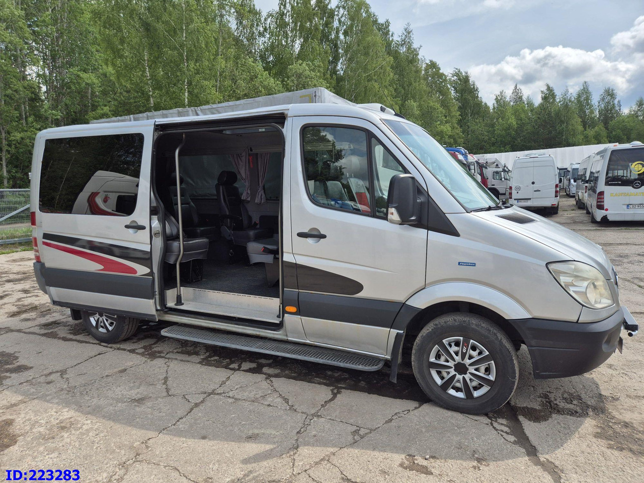 MERCEDES-BENZ Sprinter 313 - Kasten VIP -Euro5 - 长途客车:图4 MERCEDES-BENZ Sprinter 313 - Kasten VIP -Euro5 - 长途客车:图4