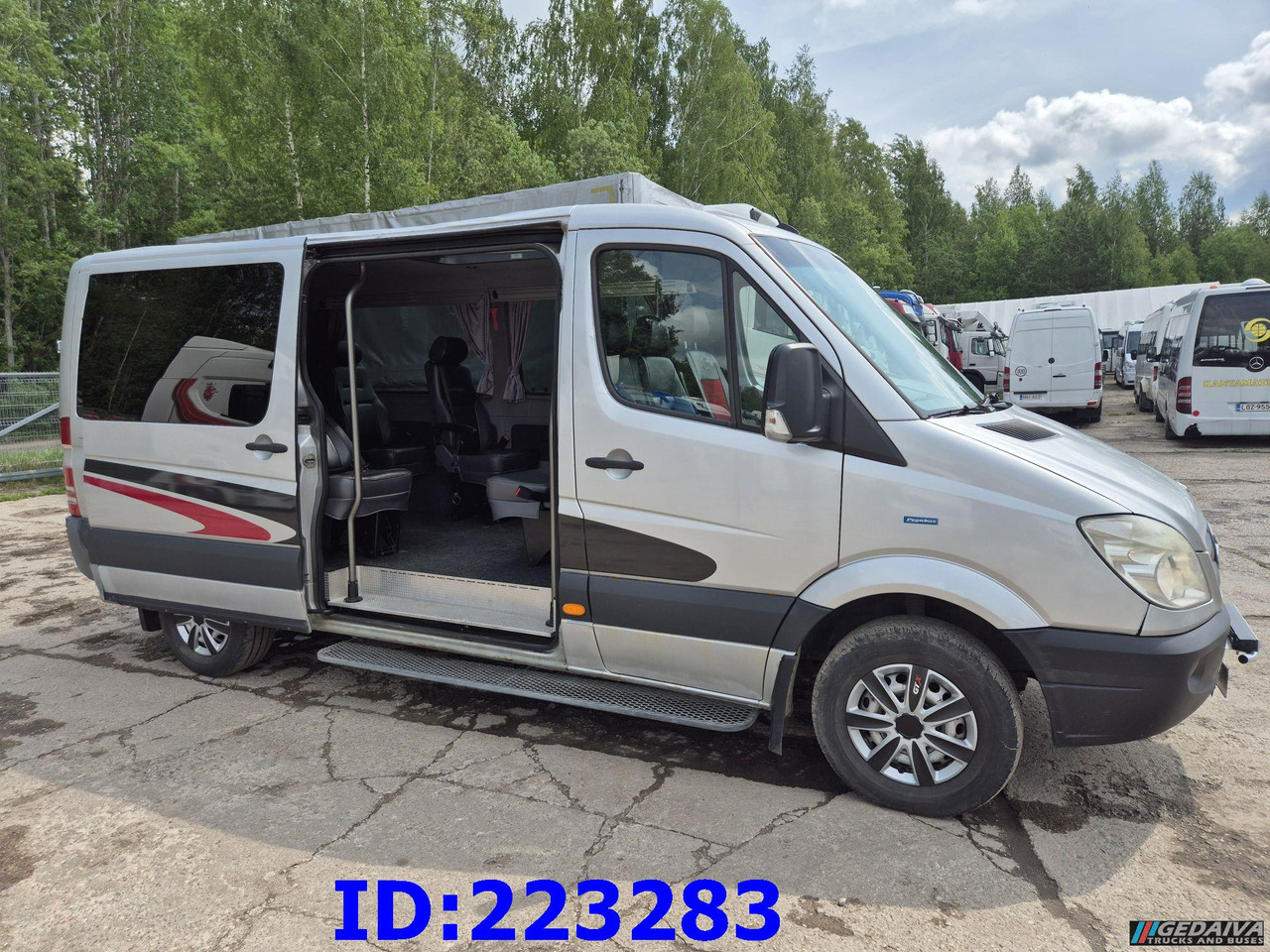 MERCEDES-BENZ Sprinter 313 - Kasten VIP -Euro5 - 长途客车:图4 MERCEDES-BENZ Sprinter 313 - Kasten VIP -Euro5 - 长途客车:图4