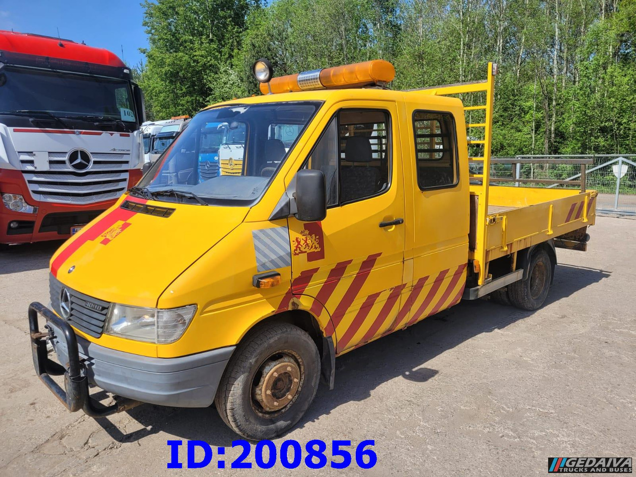 MERCEDES-BENZ Sprinter 408D - 5 Seater - 栏板式/ 平板卡车:图1 MERCEDES-BENZ Sprinter 408D - 5 Seater - 栏板式/ 平板卡车:图1