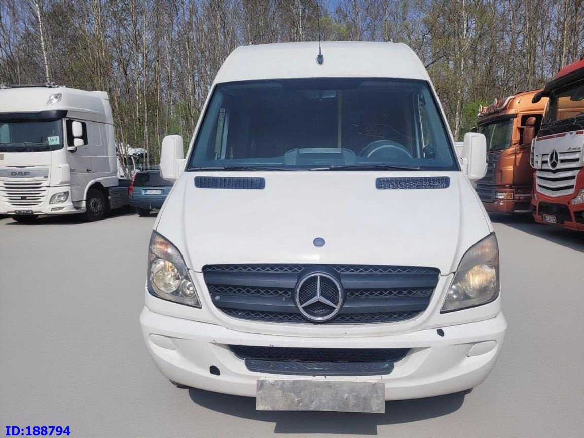 MERCEDES-BENZ Sprinter 518 - Kasten VIP - 20 Seater - 小型巴士, 小型客车:图2 MERCEDES-BENZ Sprinter 518 - Kasten VIP - 20 Seater - 小型巴士, 小型客车:图2