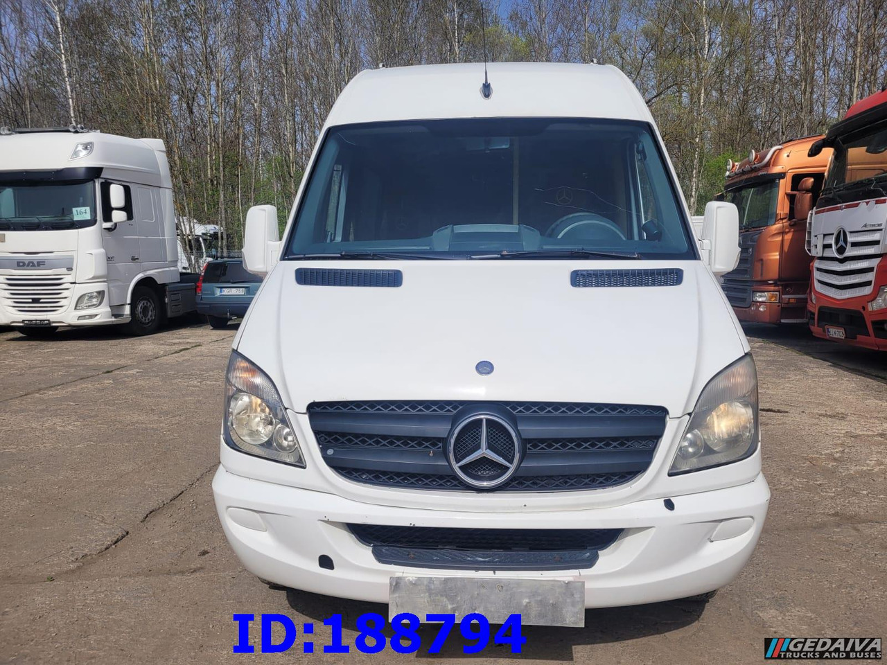 MERCEDES-BENZ Sprinter 518 - Kasten VIP - 20 Seater - 长途客车:图2 MERCEDES-BENZ Sprinter 518 - Kasten VIP - 20 Seater - 长途客车:图2
