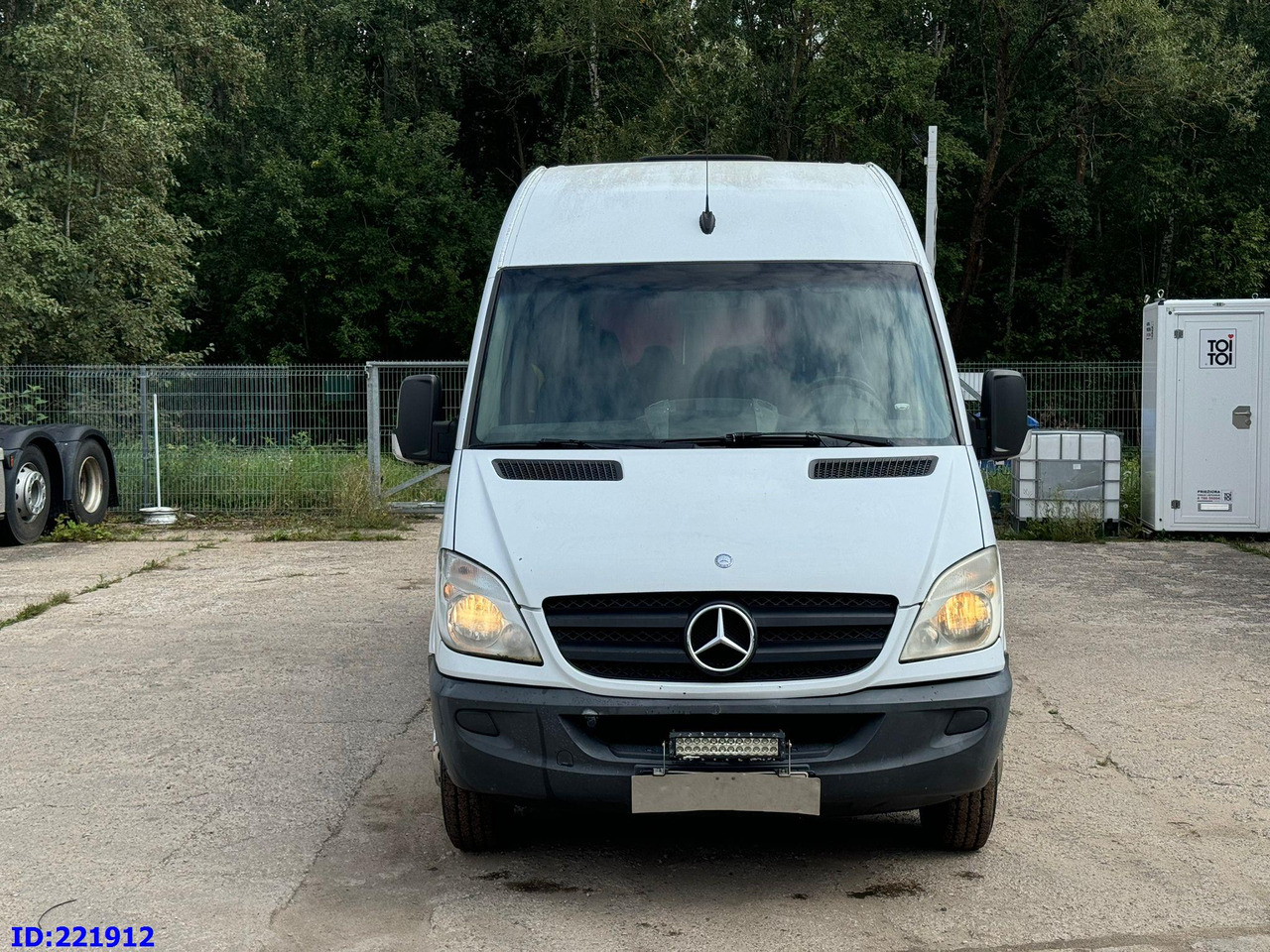 MERCEDES-BENZ Sprinter 518 VIP 17-Place - 长途客车:图2 MERCEDES-BENZ Sprinter 518 VIP 17-Place - 长途客车:图2