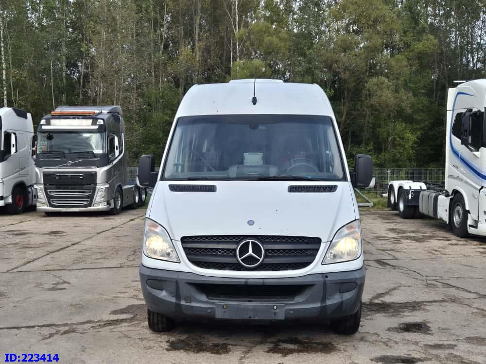 MERCEDES-BENZ Sprinter 519 VIP - 17 Seater Euro5 - 长途客车:图2 MERCEDES-BENZ Sprinter 519 VIP - 17 Seater Euro5 - 长途客车:图2